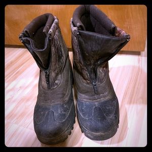 Boys size 5 mud boots for hiking and camping